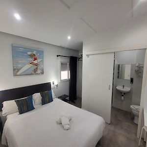 Ayz Frailes - Auto Check-In Property (Adults Only)